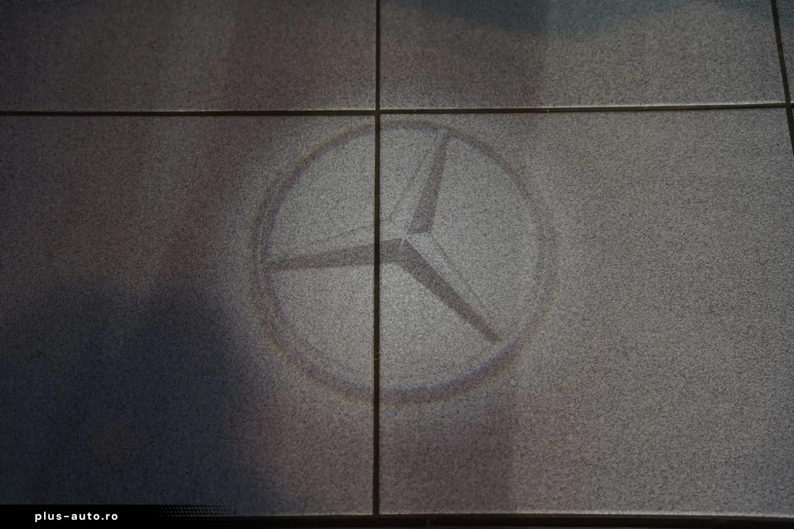 MERCEDES-BENZ E 300 d 4M Limousine AMG Line  20  Pano  Night