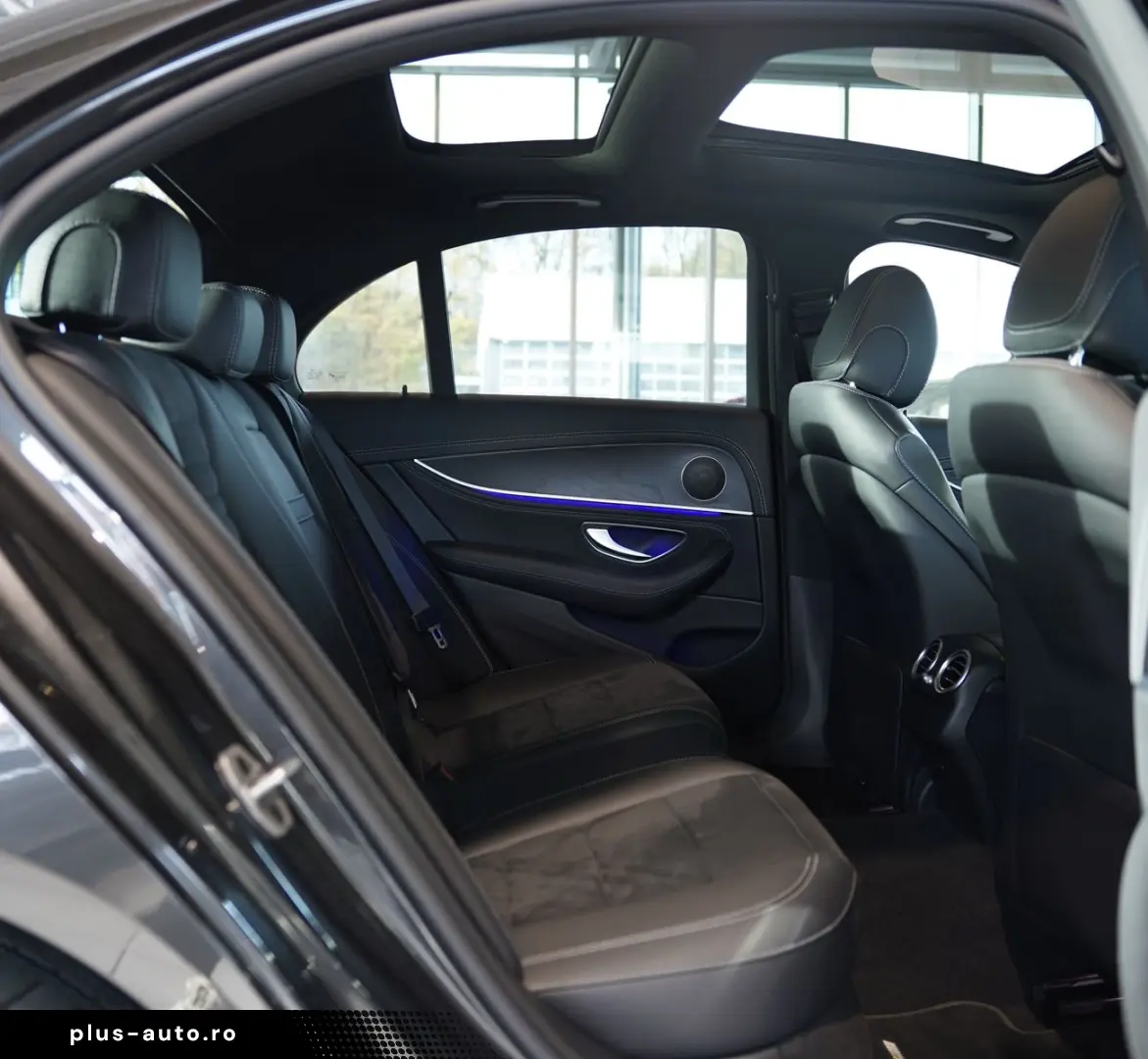 MERCEDES-BENZ E 300 d 4M Limousine AMG Line  20  Pano  Night