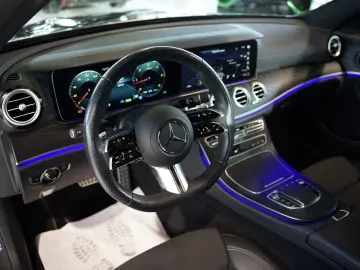 MERCEDES-BENZ E 300 d 4M Limousine AMG Line  20  Pano  Night