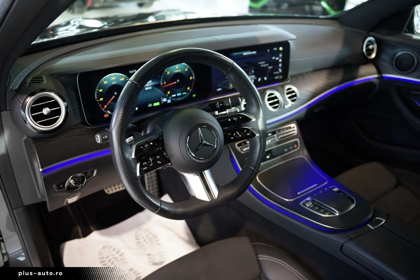 MERCEDES-BENZ E 300 d 4M Limousine AMG Line  20  Pano  Night