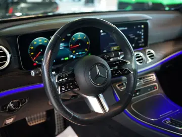 MERCEDES-BENZ E 300 d 4M Limousine AMG Line  20  Pano  Night