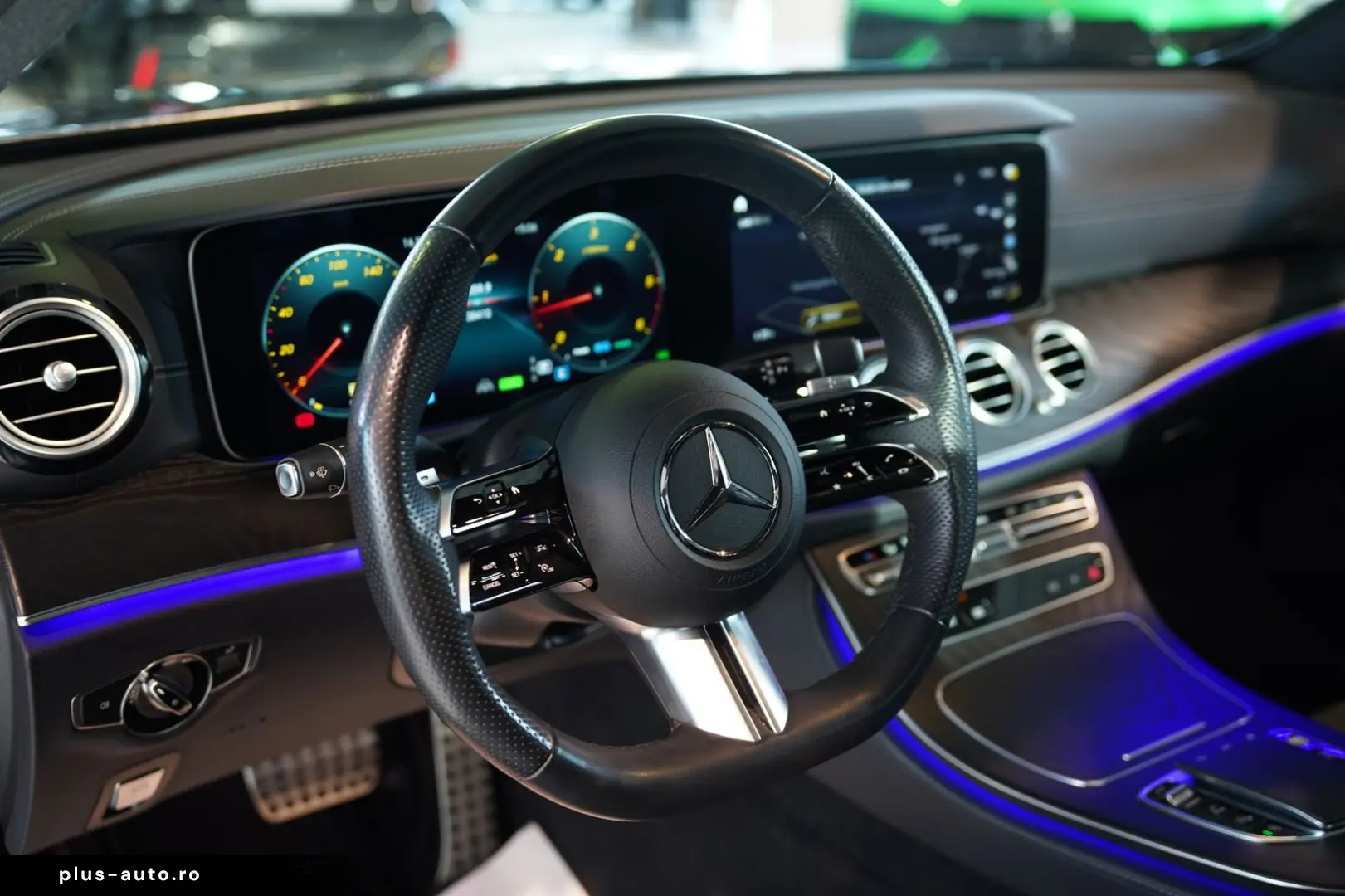 MERCEDES-BENZ E 300 d 4M Limousine AMG Line  20  Pano  Night