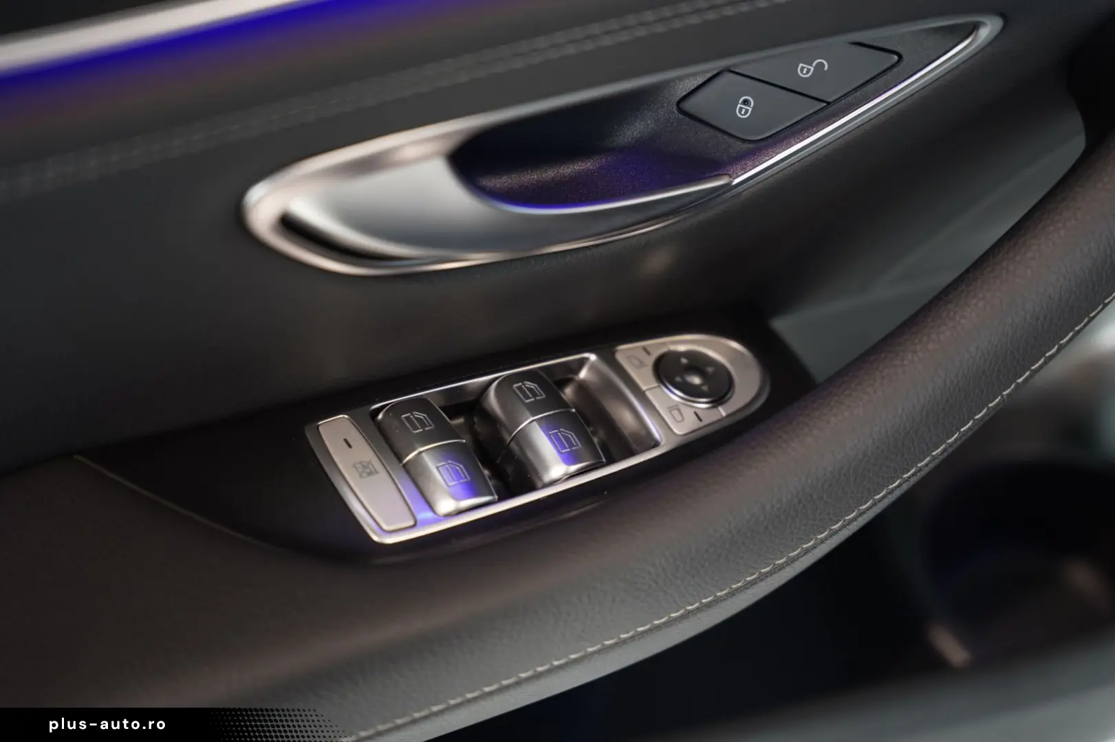 MERCEDES-BENZ E 300 d 4M Limousine AMG Line  20  Pano  Night