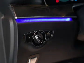 MERCEDES-BENZ E 300 d 4M Limousine AMG Line  20  Pano  Night