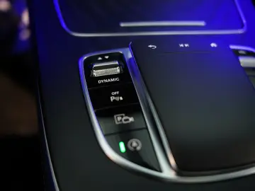 MERCEDES-BENZ E 300 d 4M Limousine AMG Line  20  Pano  Night