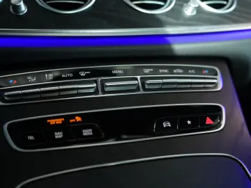 MERCEDES-BENZ E 300 d 4M Limousine AMG Line  20  Pano  Night