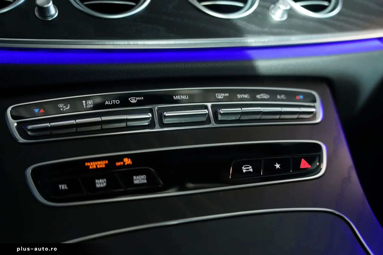 MERCEDES-BENZ E 300 d 4M Limousine AMG Line  20  Pano  Night