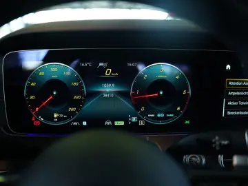 MERCEDES-BENZ E 300 d 4M Limousine AMG Line  20  Pano  Night