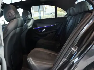 MERCEDES-BENZ E 300 d 4M Limousine AMG Line  20  Pano  Night
