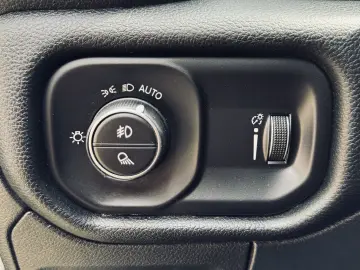 Dodge RAM 1500 Sport   5.7 Hemi 401 Cp   Fab.- 06.2022