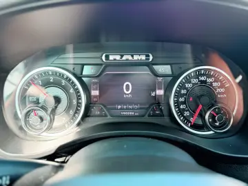 Dodge RAM 1500 Sport  5.7 Hemi 401 Cp   Fab.- 12.2019