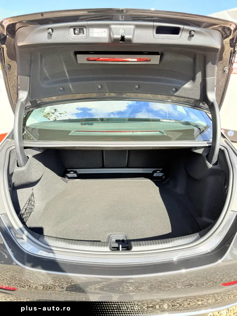 Mercedes-Benz C200 Avantgarde Advanced   Fab.- 11.2024