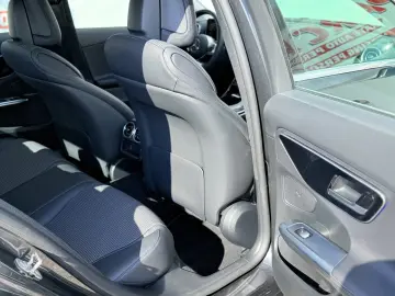 Mercedes-Benz C200 Avantgarde Advanced   Fab.- 11.2024