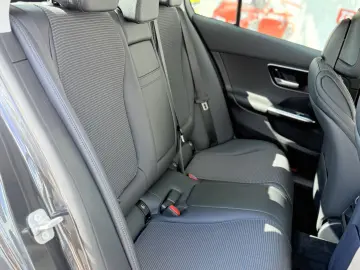 Mercedes-Benz C200 Avantgarde Advanced   Fab.- 11.2024