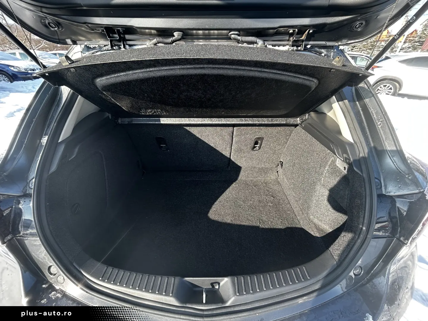 Mazda 3 MZR Active 1.6 MPI   139.000 km   Garanție & Rate