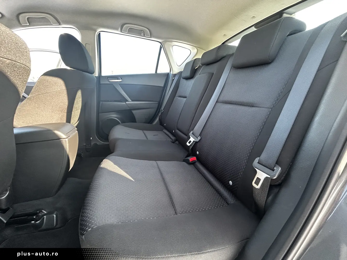 Mazda 3 MZR Active 1.6 MPI   139.000 km   Garanție & Rate