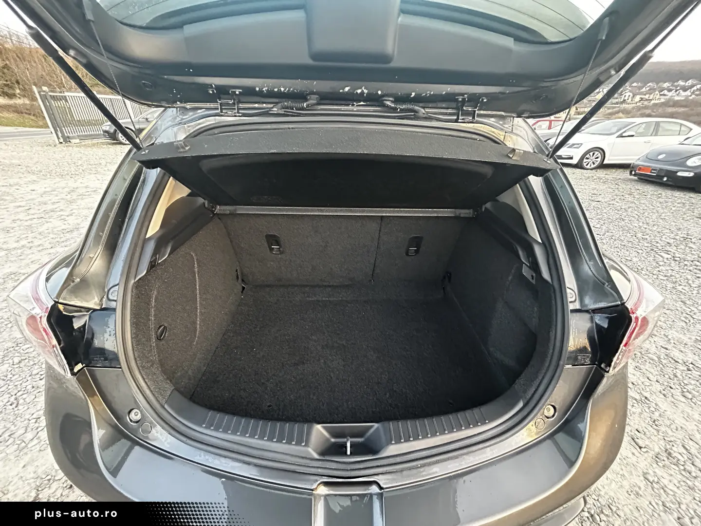 Mazda 3 MZR Active 1.6 MPI   139.000 km   Garanție & Rate