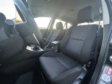 Mazda 3 MZR Active 1.6 MPI   139.000 km   Garanție & Rate