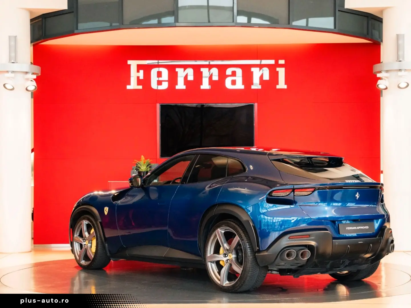 FERRARI Purosangue Panoramadach Massagesitze LED-Lenkrad