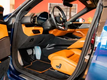 FERRARI Purosangue Panoramadach Massagesitze LED-Lenkrad