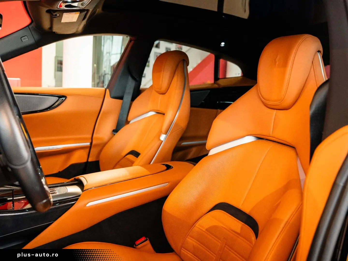 FERRARI Purosangue Panoramadach Massagesitze LED-Lenkrad