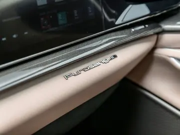 FERRARI Purosangue V12 DCT 4WD