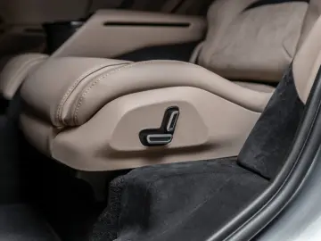 FERRARI Purosangue V12 DCT 4WD