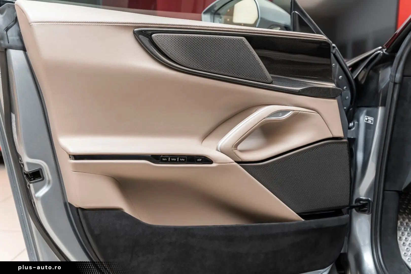 FERRARI Purosangue V12 DCT 4WD