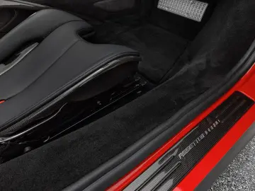 FERRARI SF90 Spider ASSETTO FIORANO