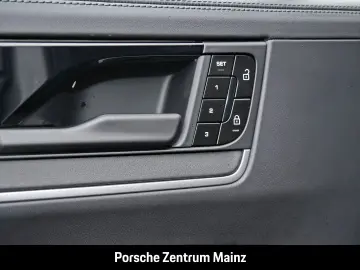 PORSCHE Cayenne GTS Head-Up LED-Matrix 22-Zoll InnoDrive