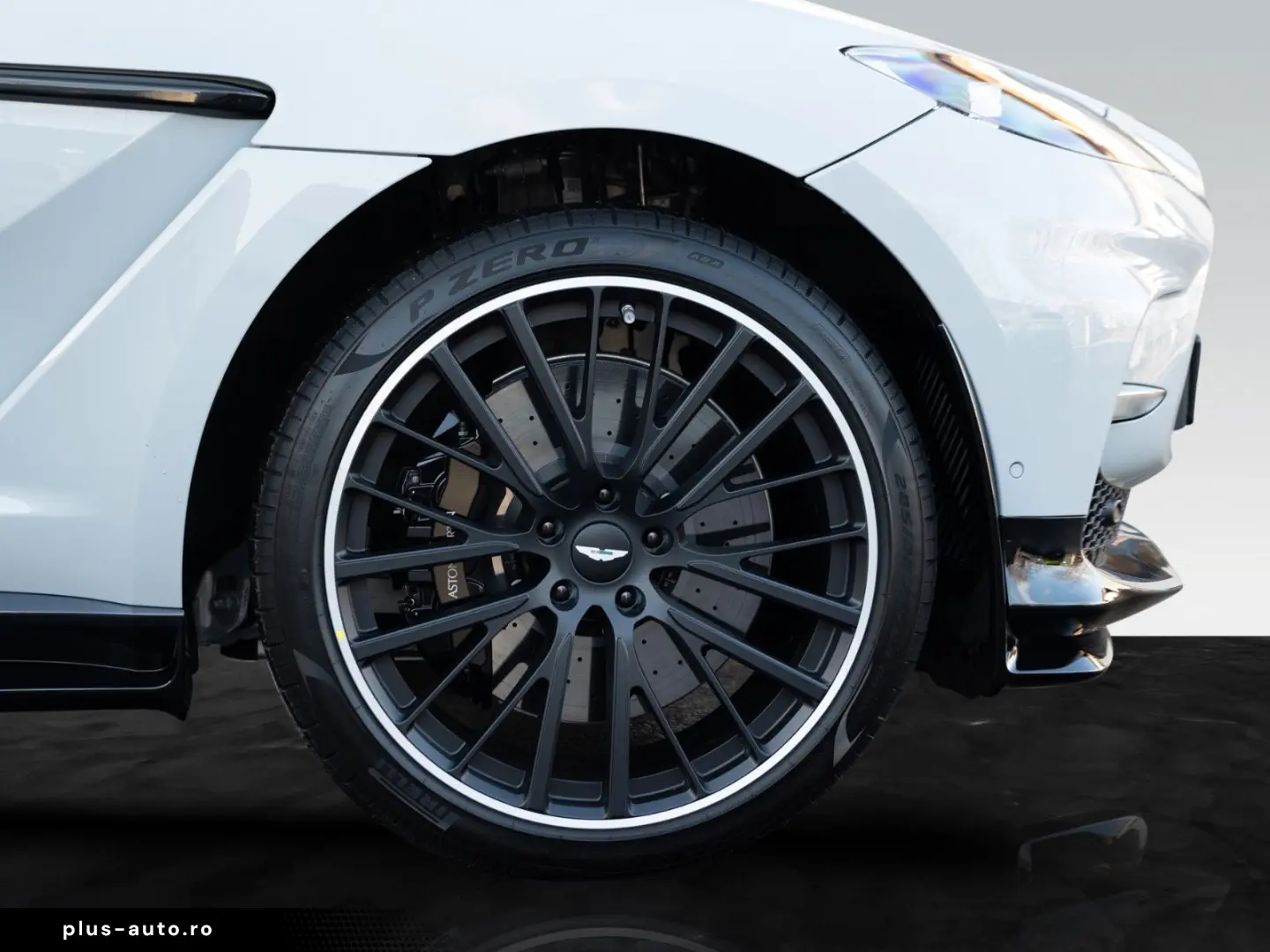 ASTON MARTIN DBX707   Carbon Twill   Duotone Interior