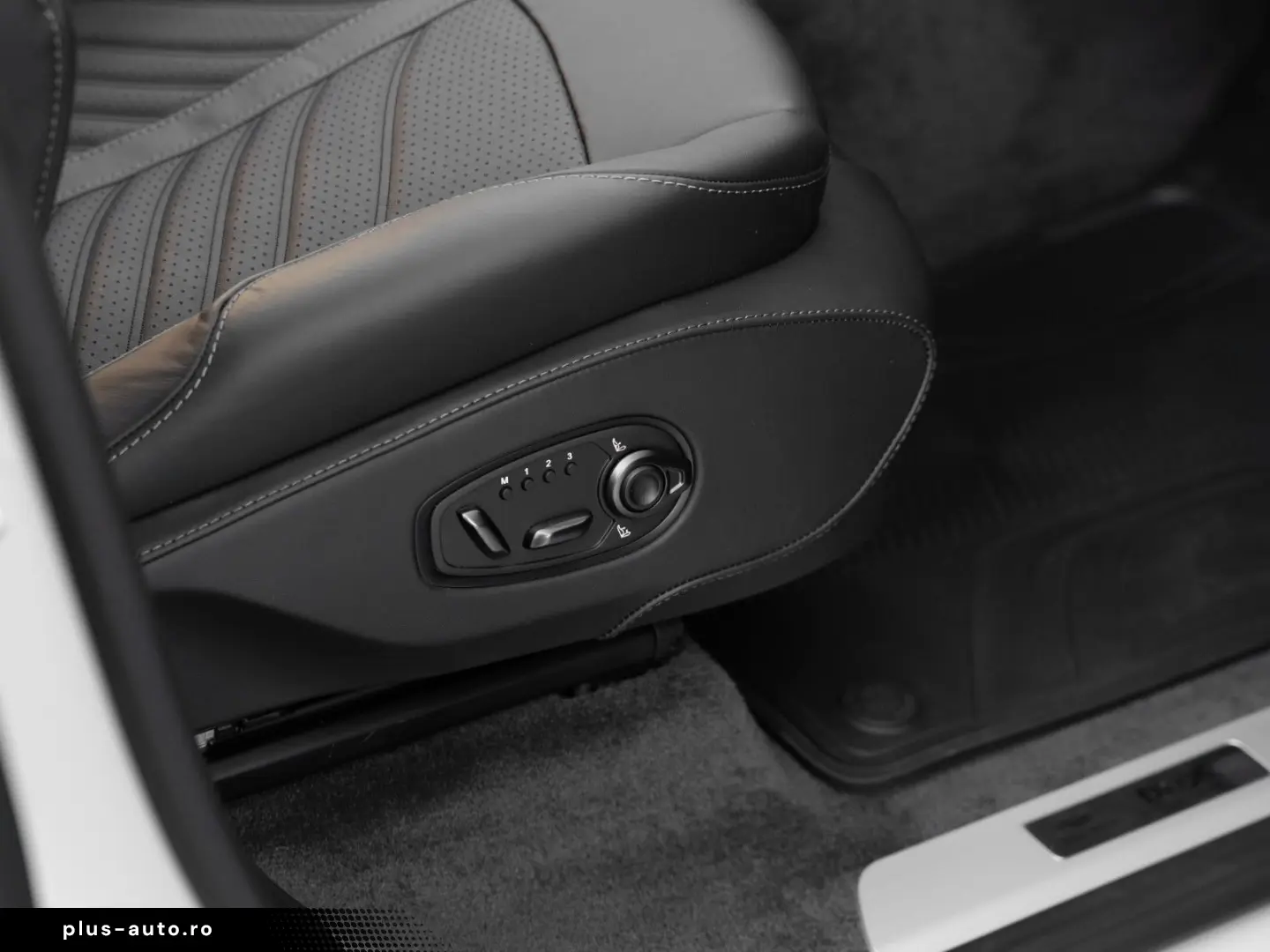 ASTON MARTIN DBX707   Carbon Twill   Duotone Interior
