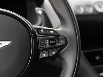 ASTON MARTIN DBX707   Carbon Twill   Duotone Interior