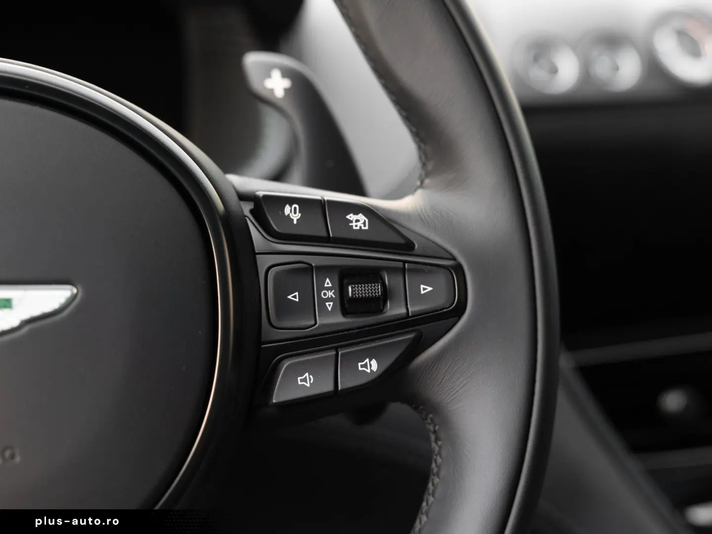 ASTON MARTIN DBX707   Carbon Twill   Duotone Interior