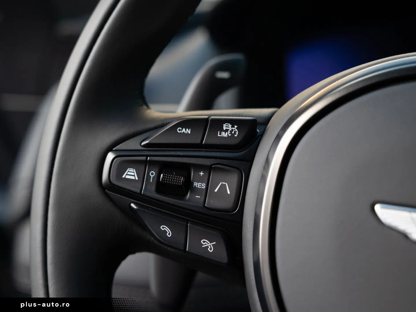 ASTON MARTIN DBX707   Carbon Twill   Duotone Interior