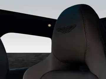 ASTON MARTIN DBX707   Carbon Twill   Duotone Interior