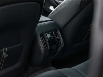 ASTON MARTIN DBX 707 V8 4x4