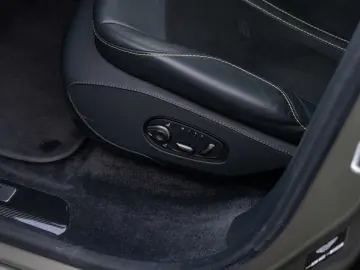 ASTON MARTIN DBX 707 V8 4x4