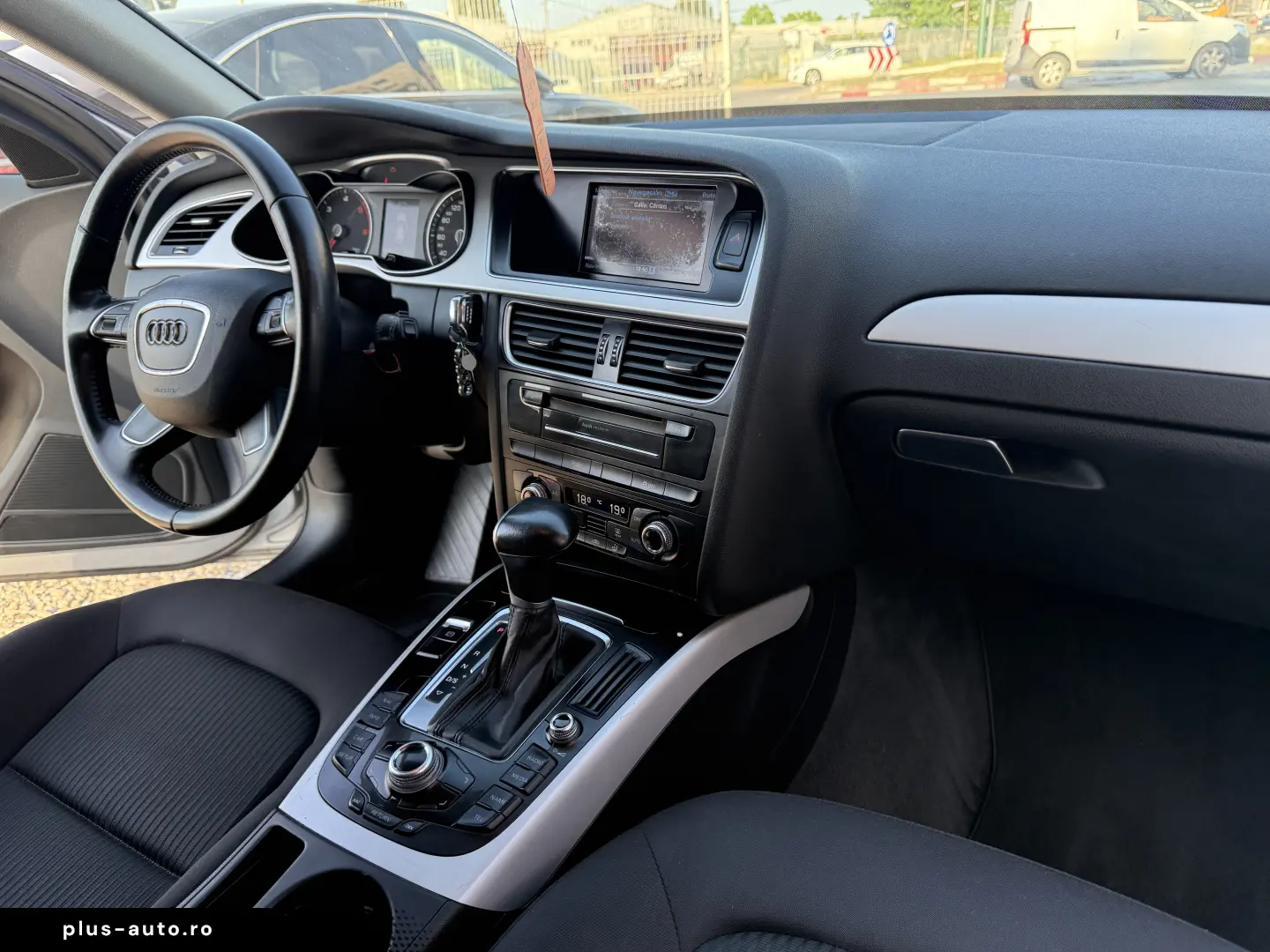 6000e avans și 5000e în 3 luni