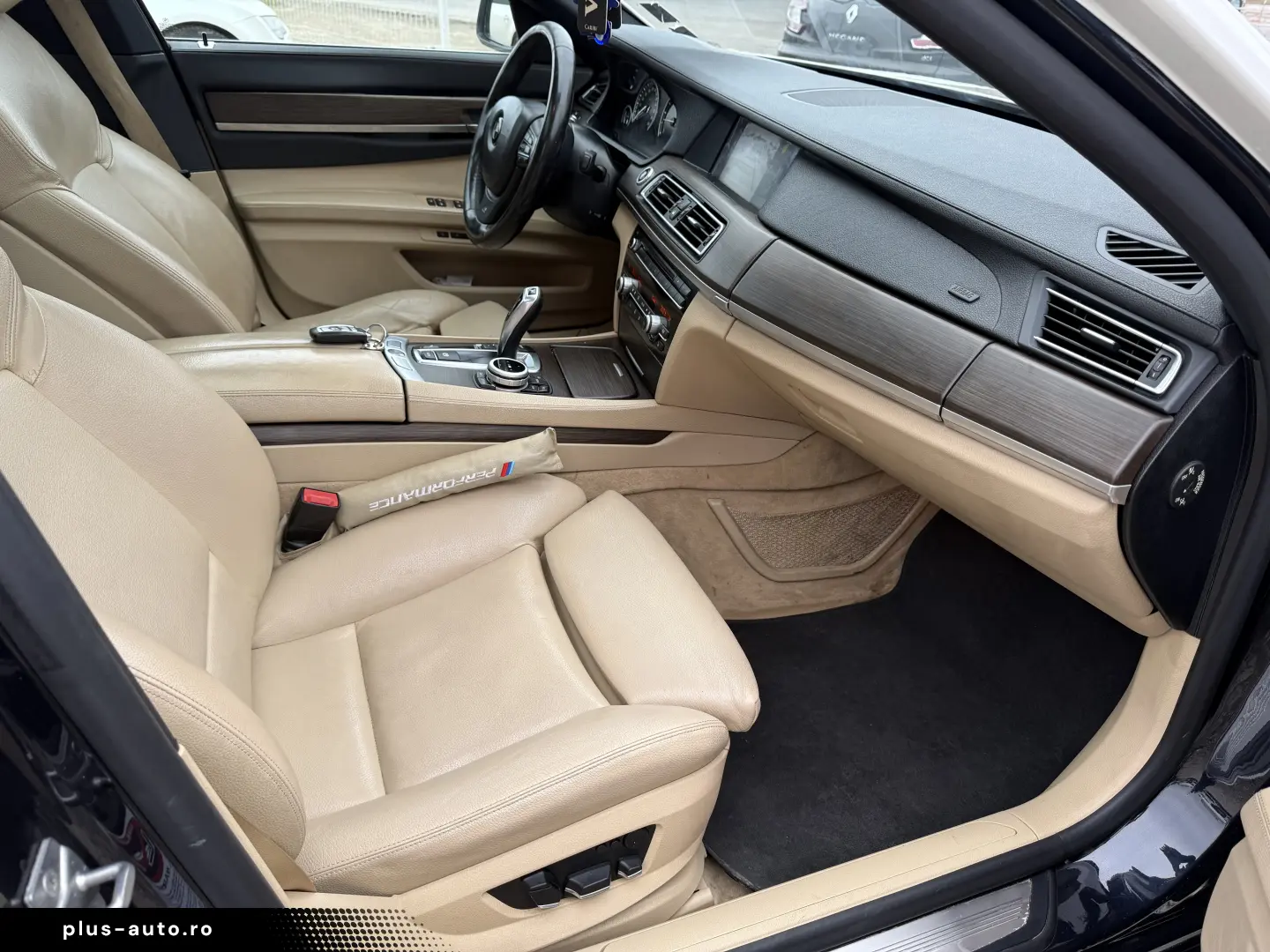 M-pachet 7000e avans 6000e în 3 luni