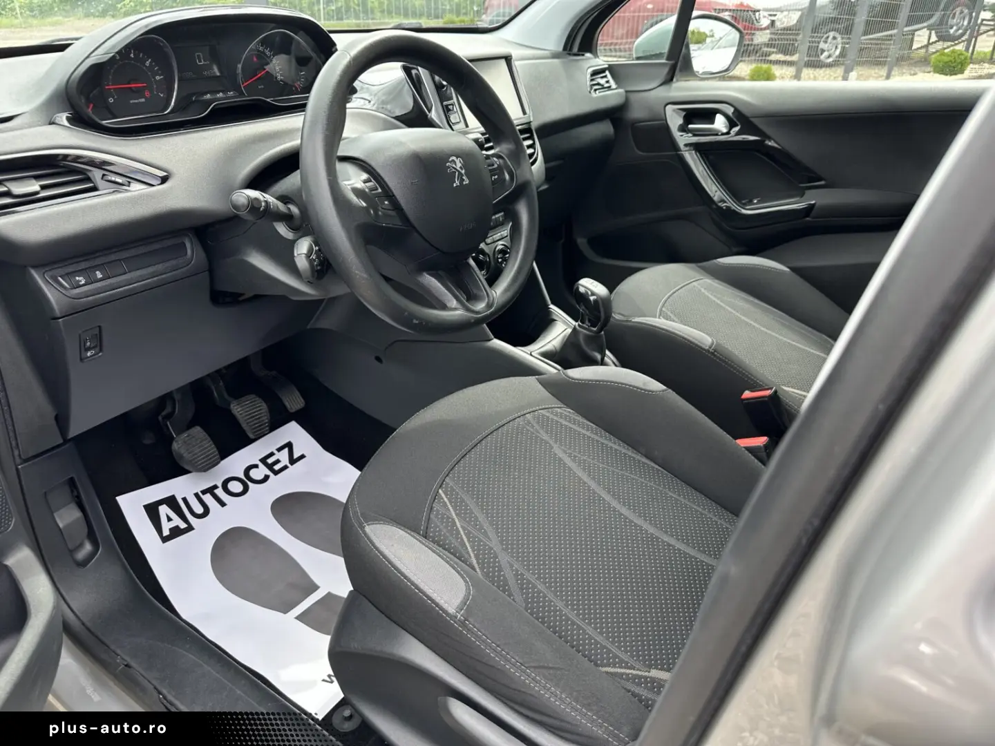 Peugeot 208 An 2014-Benzina 1.2Mpi