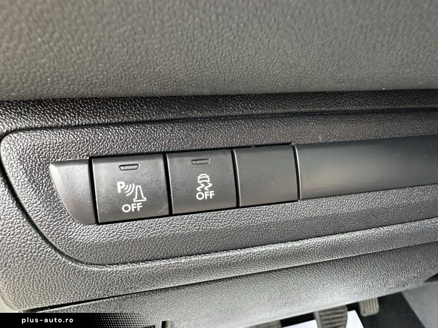 Peugeot 208 An 2014-Benzina 1.2Mpi