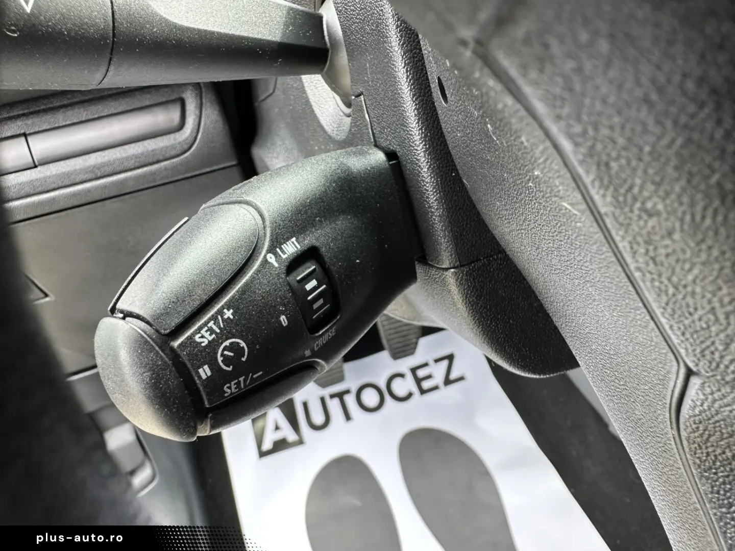 Peugeot 208 An 2014-Benzina 1.2Mpi