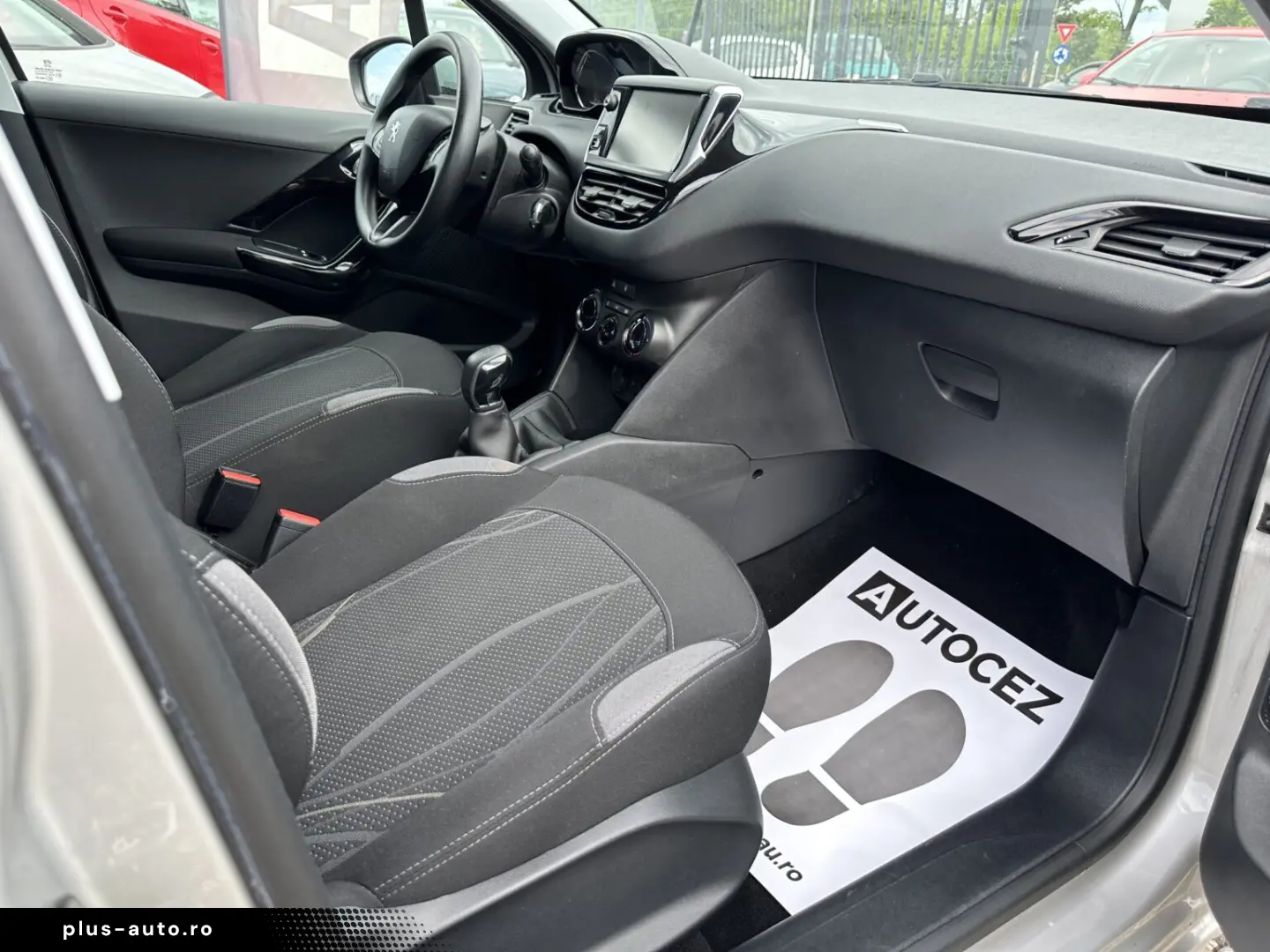 Peugeot 208 An 2014-Benzina 1.2Mpi