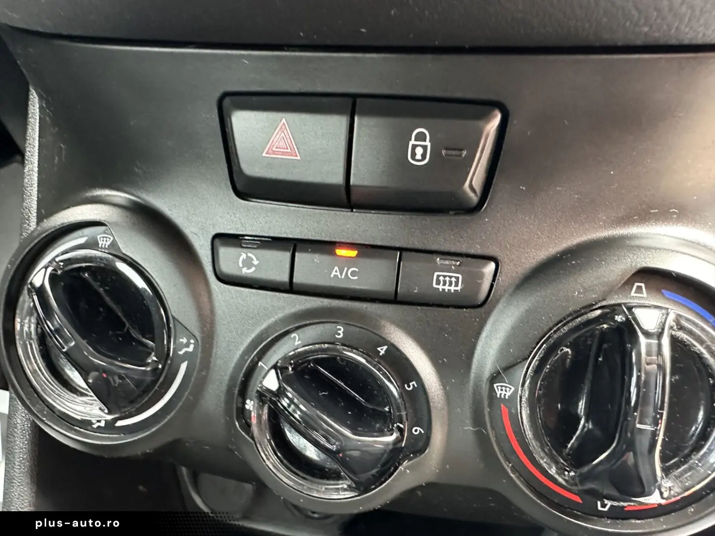 Peugeot 208 An 2014-Benzina 1.2Mpi