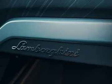 LAMBORGHINI Urus  AKRAPOVIC  23 ZOLL TAIGETE  PANO B&O Q-CI