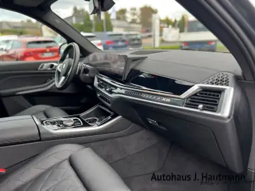 BMW X5 40d xDrive M SPORT  AHK PANO ACC H&K 360