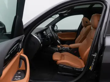 BMW X3 xD30e Kamera AHK HUD DAB Sport Panoram 19Zoll