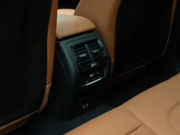 BMW X3 xD30e Kamera AHK HUD DAB Sport Panoram 19Zoll