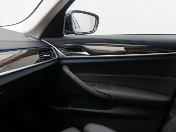 BMW 530e Luxury Line ACC Laser 360  HUD DAB Sport